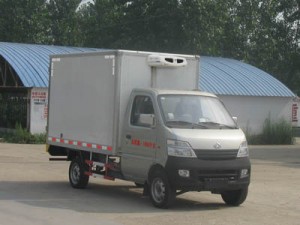 69马力 4×2 冷藏车(CLW5020XLC4)