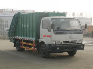 120马力 4×2 压缩式垃圾车(CLW5070ZYS3)