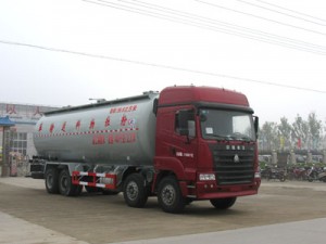 270马力 8×4 粉粒物料运输车(CLW5311GFLZ3)