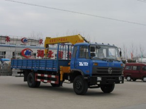 160马力 4×2 随车起重运输车(CLW5121JSQT3)