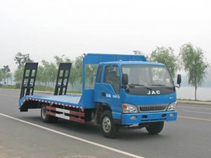 130马力 4×2 平板运输车(CLW5130TPB3)
