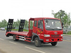 140马力 4×2 平板运输车(CLW5162TPBC3)