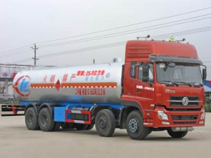 270马力 8×4 液化气体运输车(CLW5315GYQ)