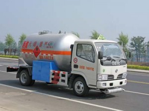 115马力 4×2 液化气体运输车(CLW5070GYQ)